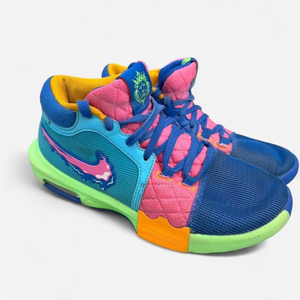 Nike LeBron Witness 7s